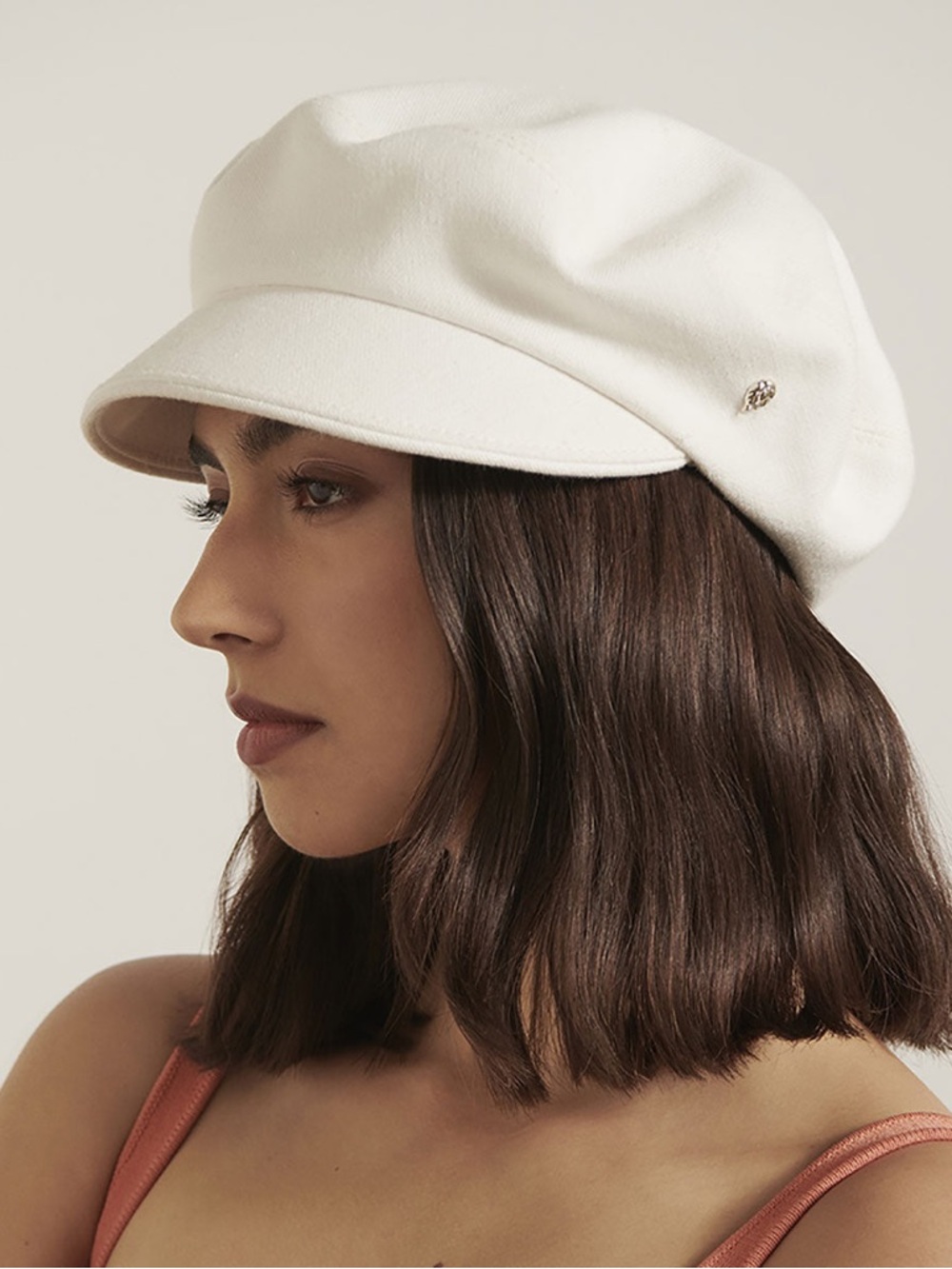 Helen Kaminski Cream Baker Boy Cap with Gold Pin